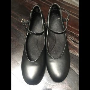 Capezio 550 junior footlight character dance sz 8